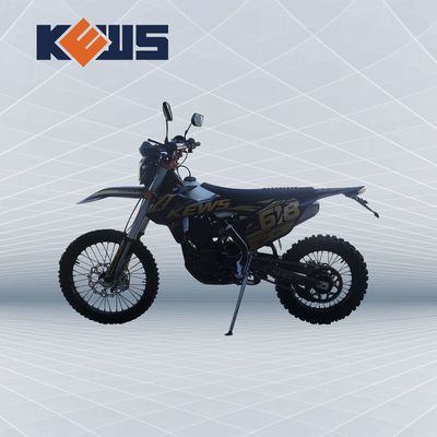 Motociclo nero nell'euro dell'autoadesivo 300CC dell'oro 4 motocicli NC300S sulle bici della sporcizia della strada