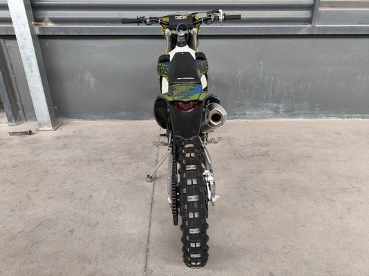 Performance off-road con KEWS 176fmn YB300H Enduro K23 a quattro tempi