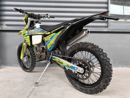 Performance off-road con KEWS 176fmn YB300H Enduro K23 a quattro tempi