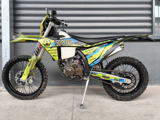 Performance off-road con KEWS 176fmn YB300H Enduro K23 a quattro tempi