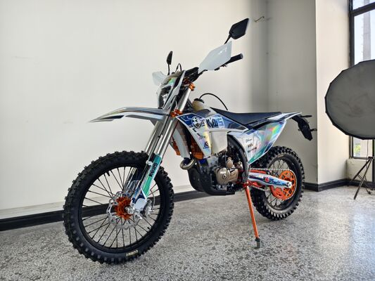 KEWS k23 R-edition Moto Enduro a 4 tempi con 21,0 kW di potenza 25,0 N*m di coppia massima e 140 km/h di velocità massima