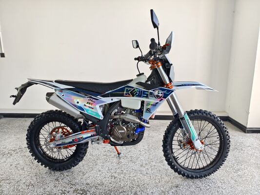 KEWS k23 R-edition Moto Enduro a 4 tempi con 21,0 kW di potenza 25,0 N*m di coppia massima e 140 km/h di velocità massima
