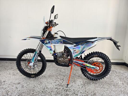KEWS k23 R-edition Moto Enduro a 4 tempi con 21,0 kW di potenza 25,0 N*m di coppia massima e 140 km/h di velocità massima