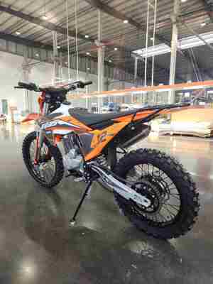 KEWS 175FMN PR300 4T Enduro/Motocross Motorcycle with PR300 Engine 271.3ML Piston Displacement and Electric Starter