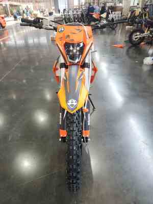 KEWS 175FMN PR300 4T Enduro/Motocross Motorcycle with PR300 Engine 271.3ML Piston Displacement and Electric Starter